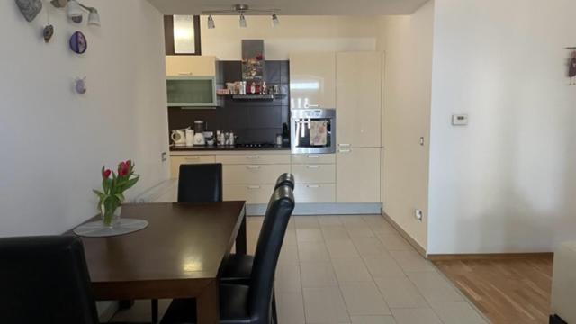 Apartment Marina Rijeka Exteriör bild