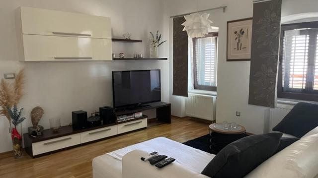 Apartment Marina Rijeka Exteriör bild